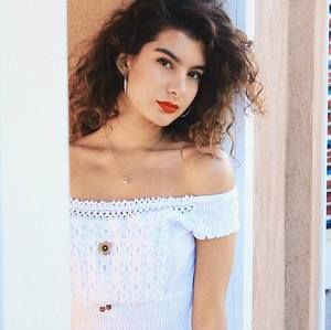 Meet your Posher, Victoria